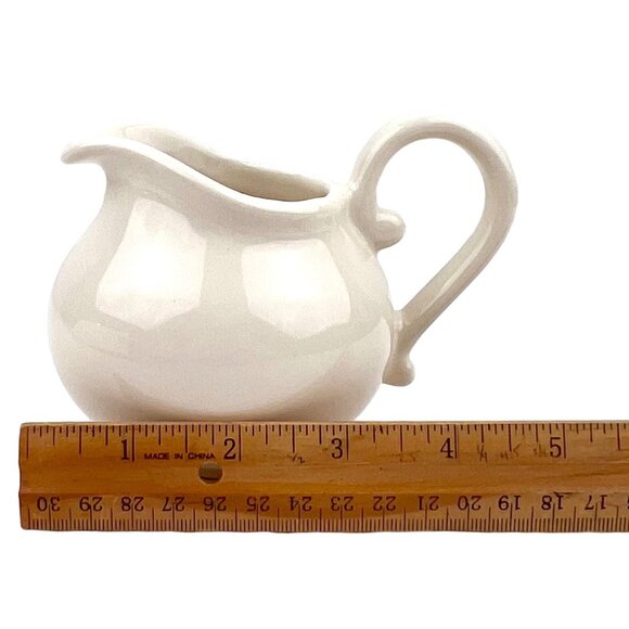 Williams Sonoma Manosque Cream Colored Ceramic Creamer Pitcher Made In Portugal - Picture 9 of 9